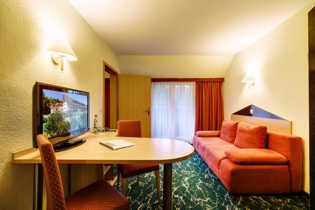 Waldhotel Vogtland Клингенталь Экстерьер фото