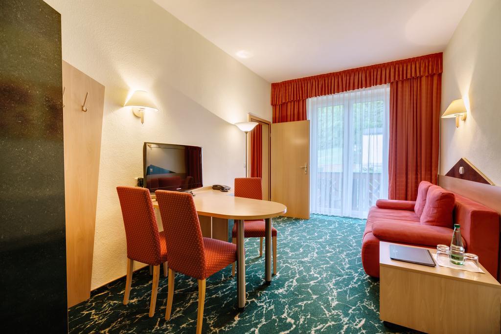 Waldhotel Vogtland Клингенталь Экстерьер фото